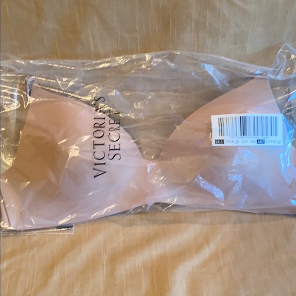 Victoria’s Secret Wireless Bra 34D